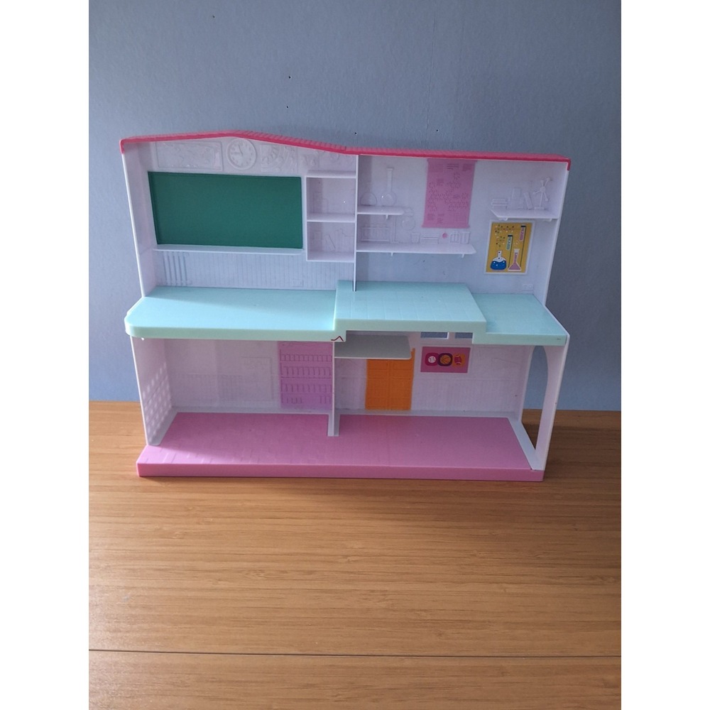 Shopkins Bundle Including Happyville High School, Figures, Bags And Furniture - Picture 7 of 8